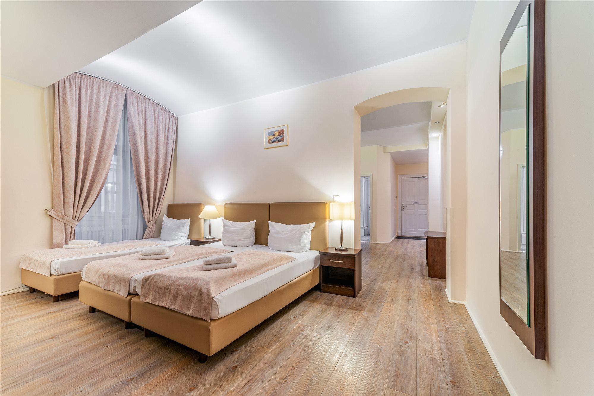 Upper Room Hotel Kurfuerstendamm Berlin Ngoại thất bức ảnh